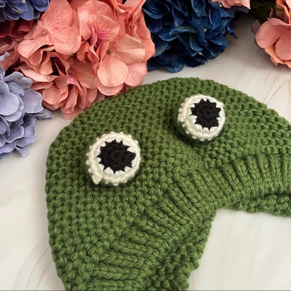 Green Frog Knit Beanie with Long Tassel Ties - Picture 9 of 16